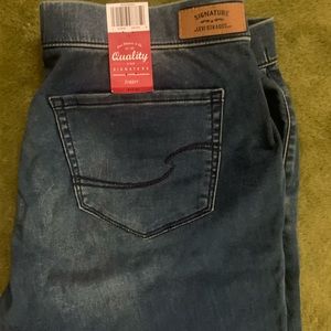 Levi’s Joggers